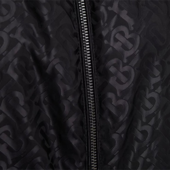 ❤️❤️ BURBERRY
Austell Monogram Econyl Logo-jacquard Jacket,❤️❤️ - Picture 6 of 6